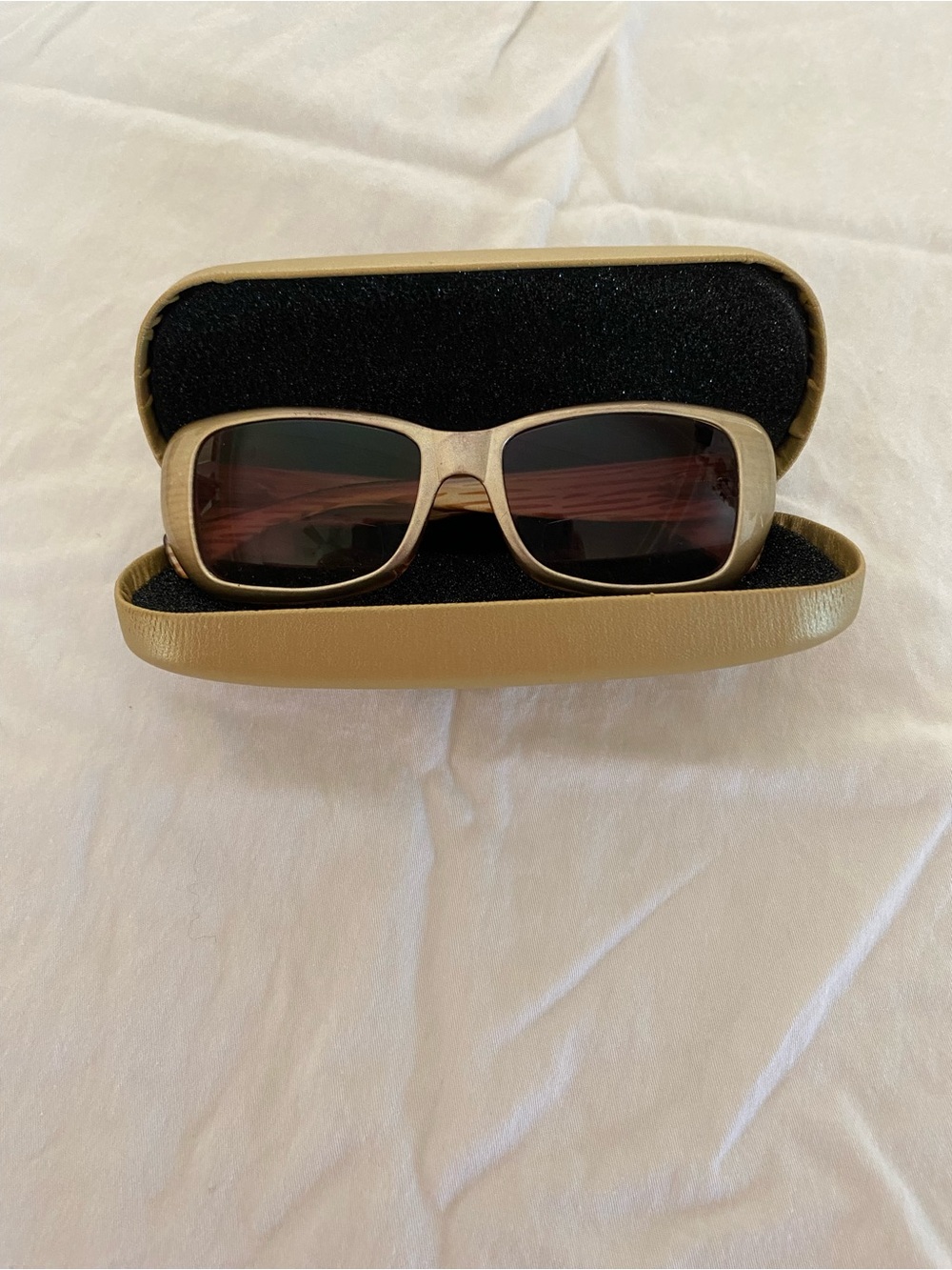 Joy Mangano gold tone frame prescription 2.00 sunglasses